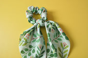  gifts-master | Spring & Bees Satin Scrunchies with Ribbon on sale